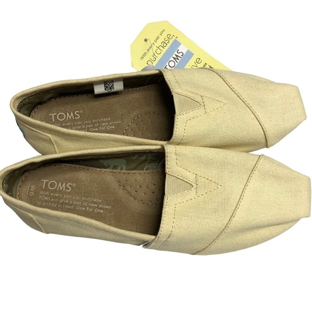 TOMS WOMEN CLASSIC SLIP ON CANVAS SHOES NIB SIZE 6